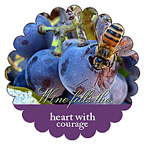 Scalloped Circle Wine Photo Labels Text